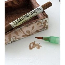 Ranger Tim Holtz Distress Crayons Set 10 TDBK51800 17 Ranger Tim Holtz Distress Crayons Set 10 TDBK51800 -Simon Says Stamp 1 366190 FS ALT814