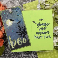 Tim Holtz Distress Oxide Spray Black Soot Ranger Tso67566 -Simon Says Stamp 1 445597 FS alt02