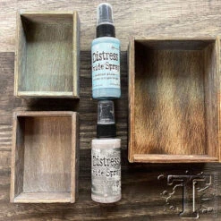 Tim Holtz Distress Oxide Spray Tumbled Glass Ranger Tso67948 -Simon Says Stamp 1 453978 FS ALT02